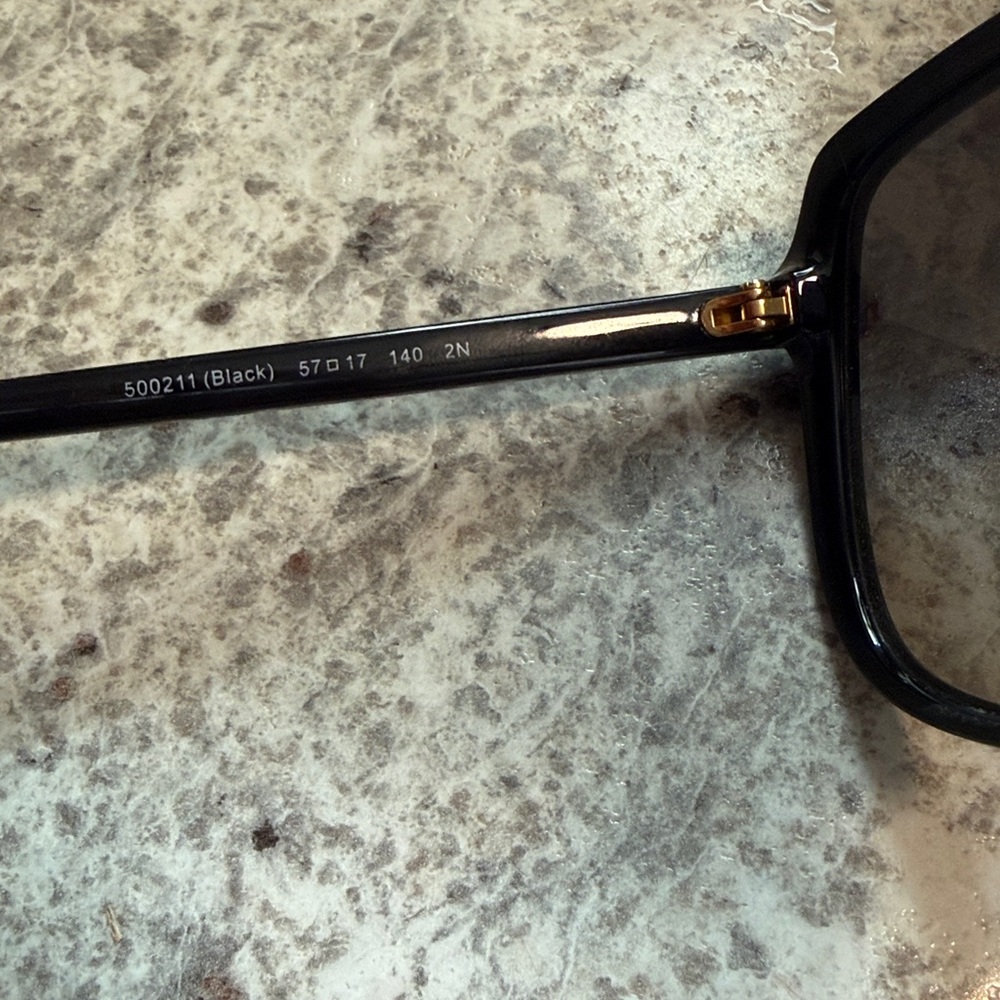Used Coach black square Frame Sunglasses - Picture 3 of 8